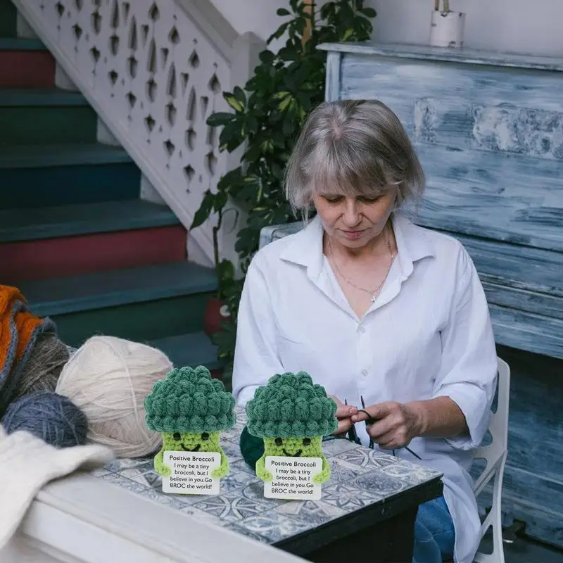 Положительная вязаная крючком кукла ручной работы с эмоциональной поддержкой и