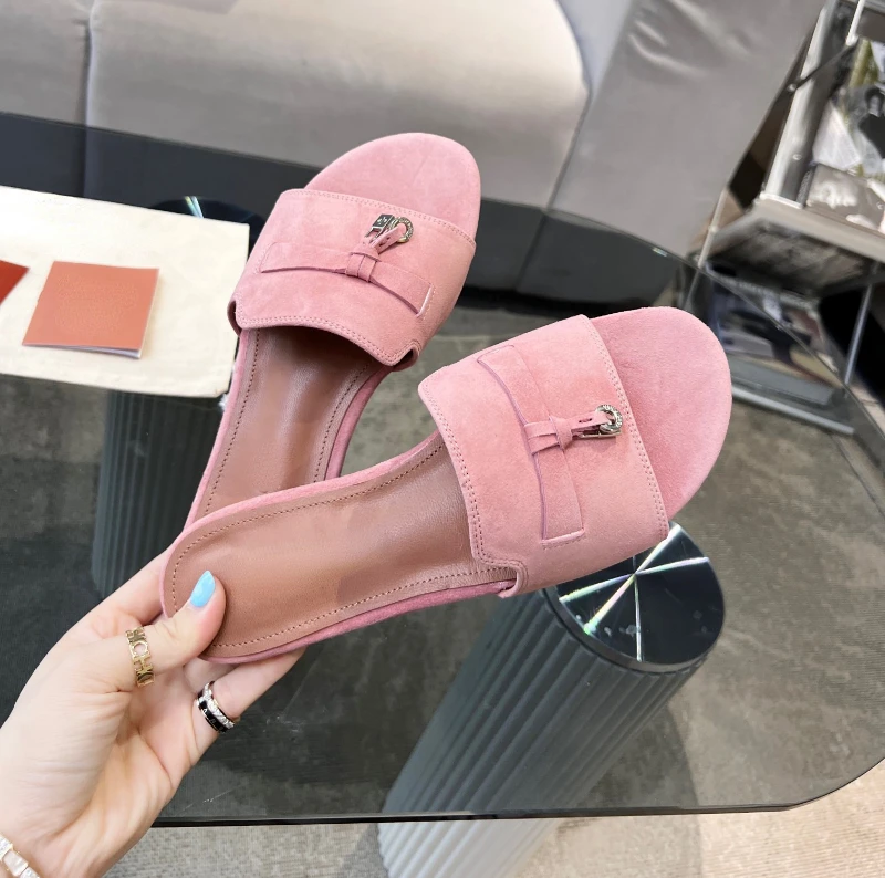 Summer Walk Kidsuede Flat Slippers Multicolor Metal Lock Tassel Mules Flipflops Shoes Beach Slides Women Hot Sell Casual Sandals