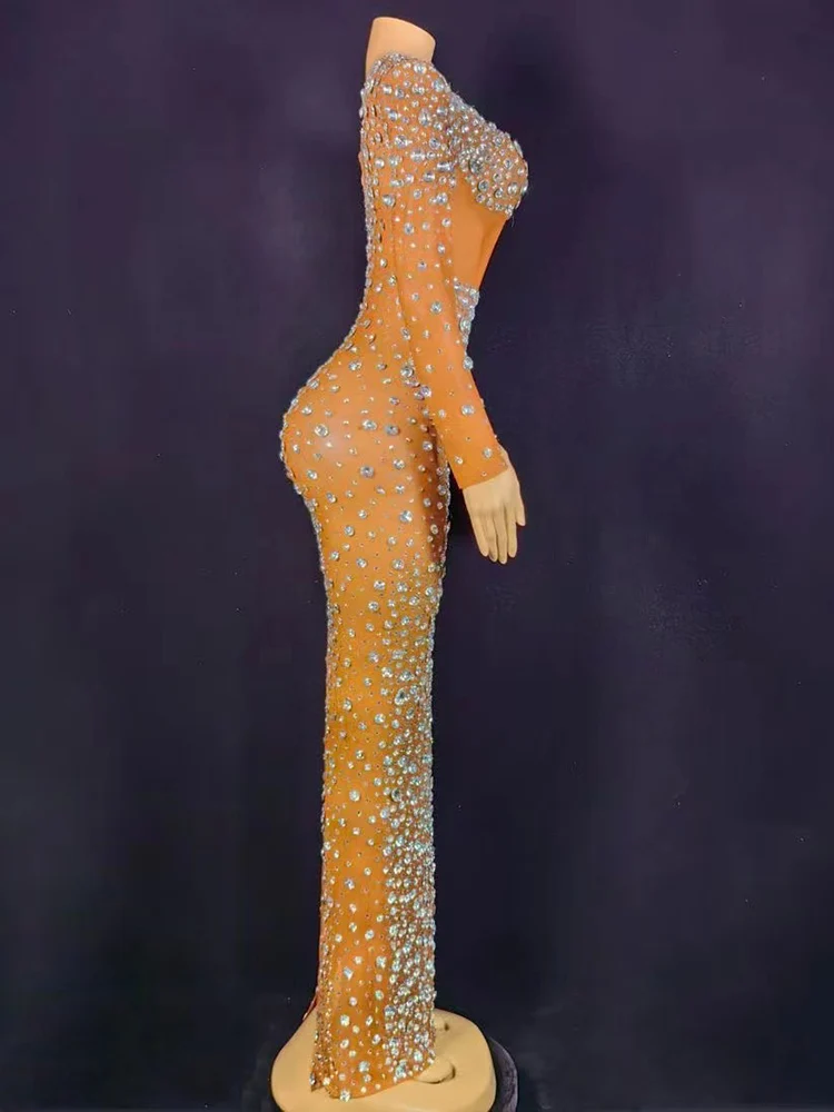 Женское облегающее платье с эластичным поясом 2024