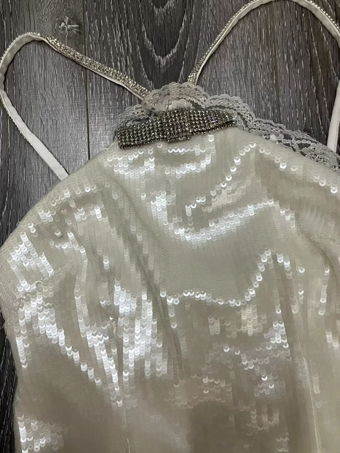 Летнее женское белое платье с пайетками и ромбовидной вышивкой милый женский