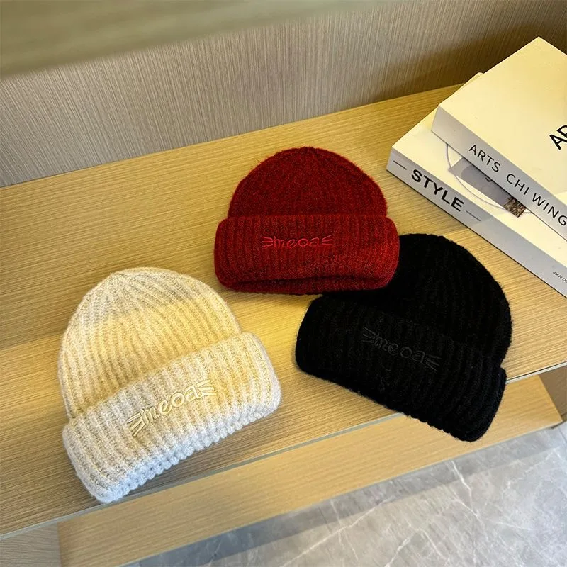 Детская вязаная шапка простая и универсальная осенне-зимняя детская шерстяная