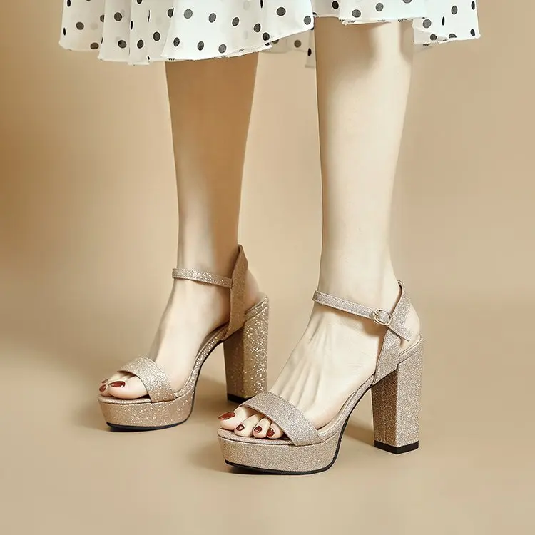 

Женские босоножки на платформе и массивном каблуке, Размеры 35-42