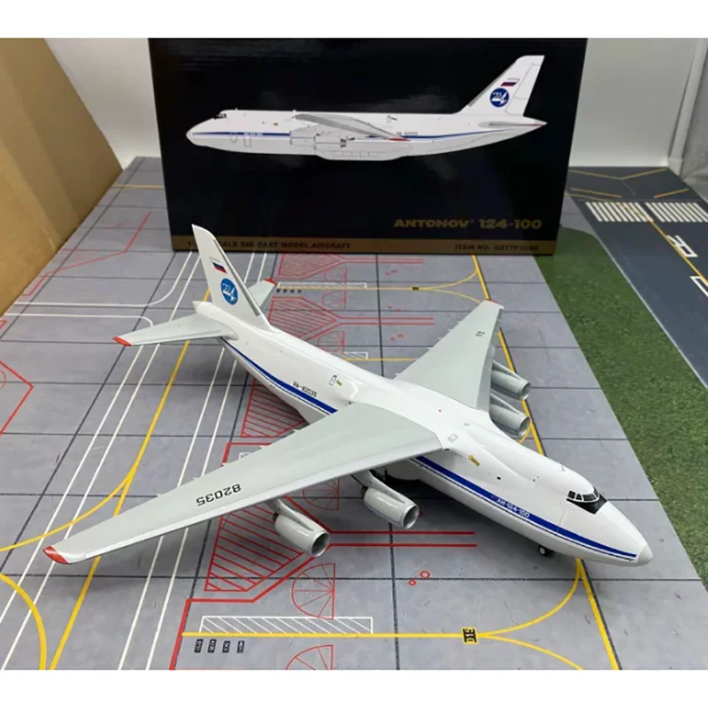 Фото Коллекционная декоративная модель самолета Geminijets AN-124-100 (RA-82035) ВВС России, масштаб 1:200, из литого сплава №1