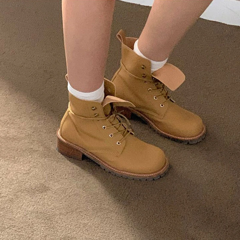 

NEW 2022 Women Warm Boots Genuine Leather Round Toe Thick Med Heels Pumps Wedding Office Lady Shoes Woman Size 35-39 Women Boots