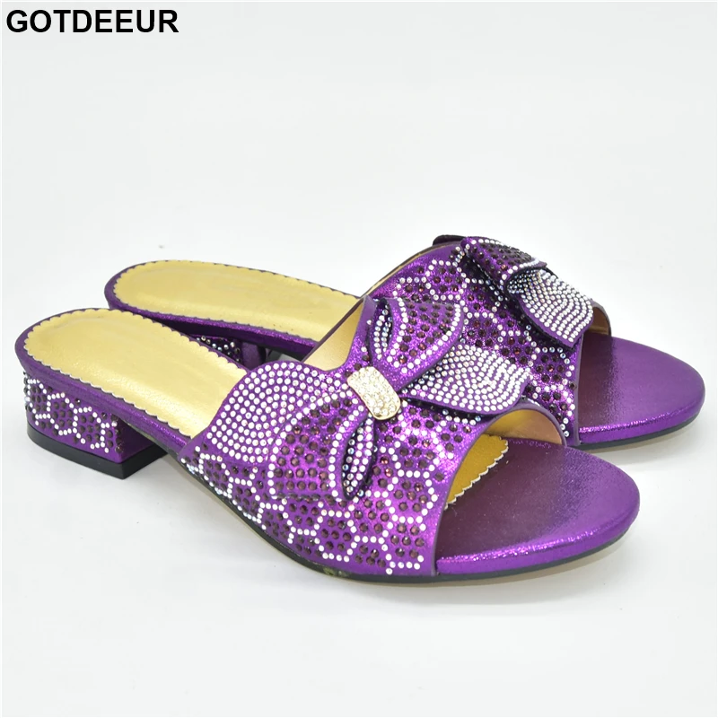 

Latest Brand Designer Crystal Big Bow Low Heels Women Rhinestone Bowtie Wedding Shoes Big Size Italian Elegant Women Party Pumps