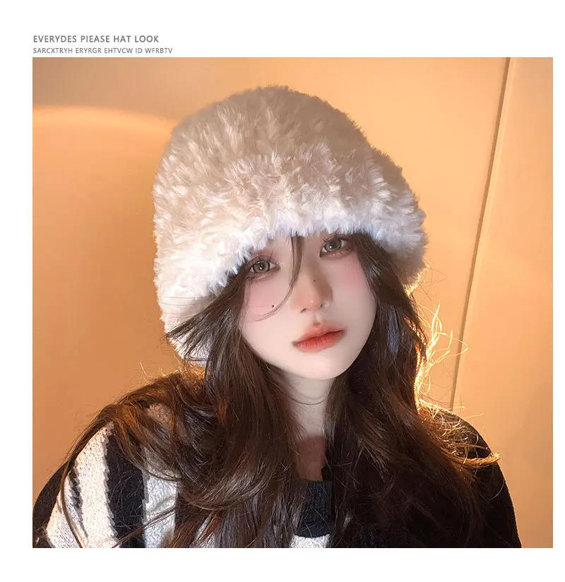 

Новая Универсальная высококачественная однотонная плюшевая вязаная шерстяная шапка женская теплая шерстяная шапка для защиты ушей зимняя...