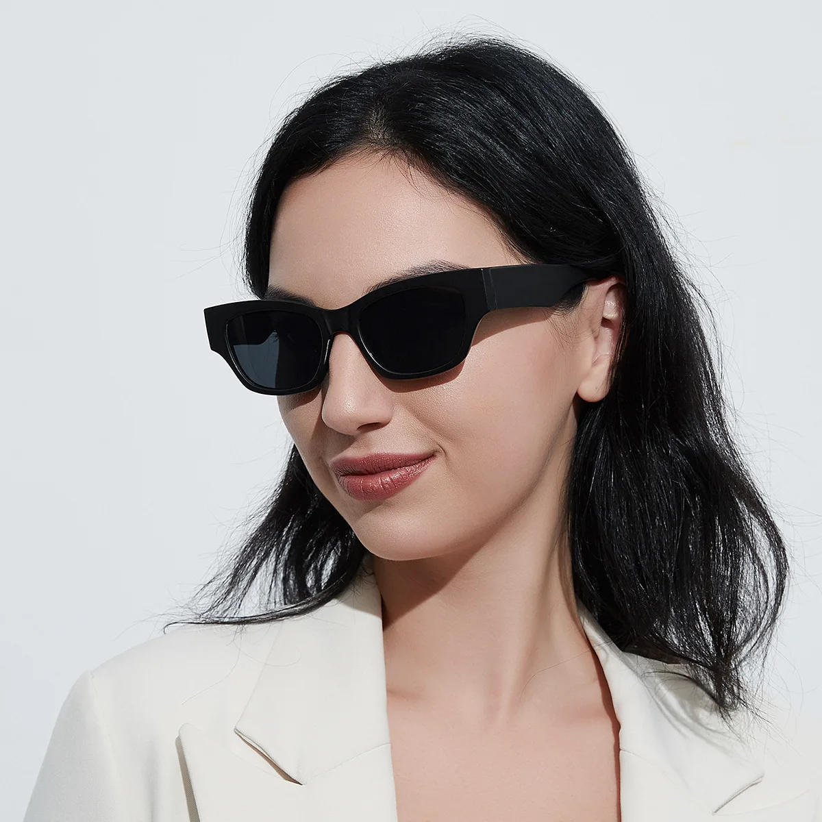 Солнцезащитные очки женские в пластиковой оправе винтажные квадратные