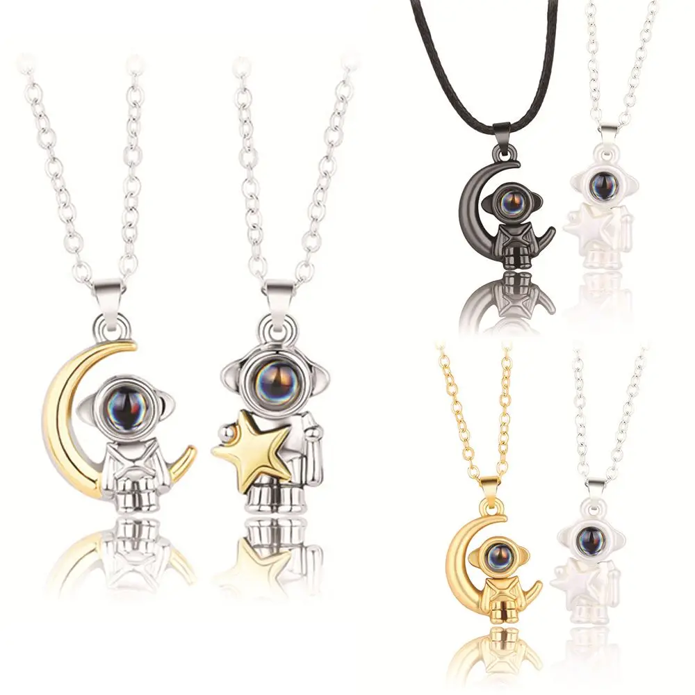 

Astronaut Moon Star Lover 100 Languages I Love U Projection Pendant Necklaces Jewelry Couple Necklace For Women Men Gift