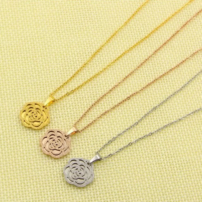 

Fashion Classic Korean Frosted Rose Necklace Camellia Chain Rose Clavicle Chain Titanium Steel Necklace Girl Jewelry Gift