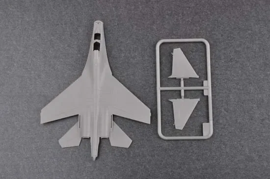 Фото Сборная модель Trumpeter 1/144 03916, русский комплект модели истребителя Su-27UB «Flanker» C №5