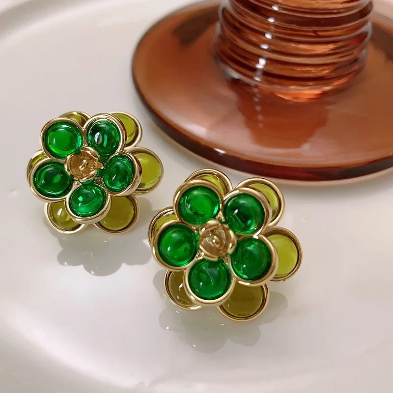 Ретро-гонконгский стиль зеленая глазурованная контрастная трехмерная серьга