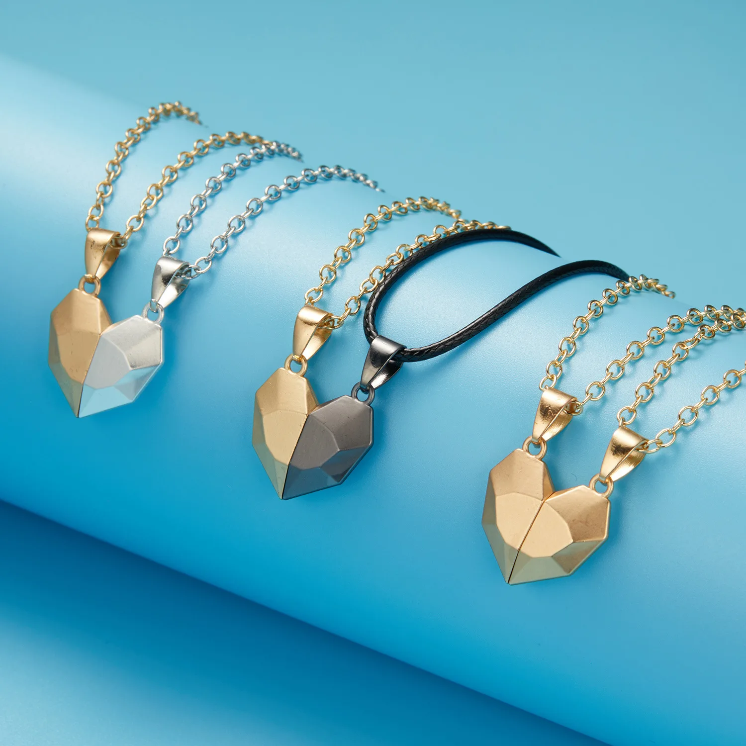 

Double Magnetic Matching Couples Necklace Heart Pendants Paired Chains Wishing Stone Valentine Gifts with Beautiful Box