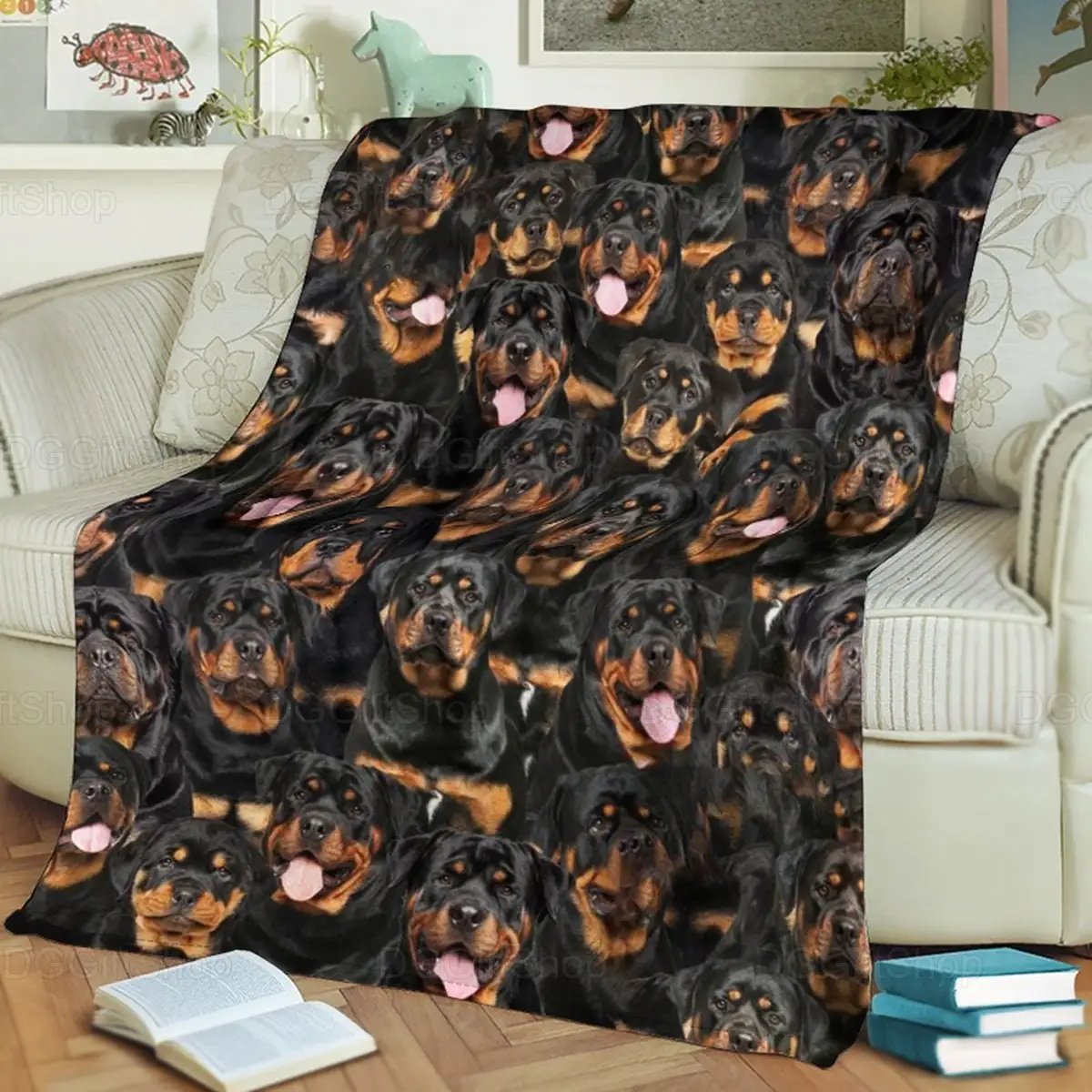 

Rottweiler Throw Blanket Super Soft Cozy Warm Plush Sheet Bedspread Gift for Animal Dog Lovers Travel Camping Flannel Blankets