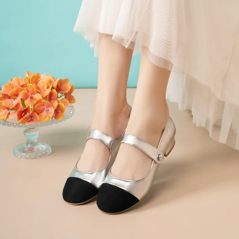 Женские туфли с пряжкой на ремне туфли-лодочки в стиле Мэри Джейн серебристого и