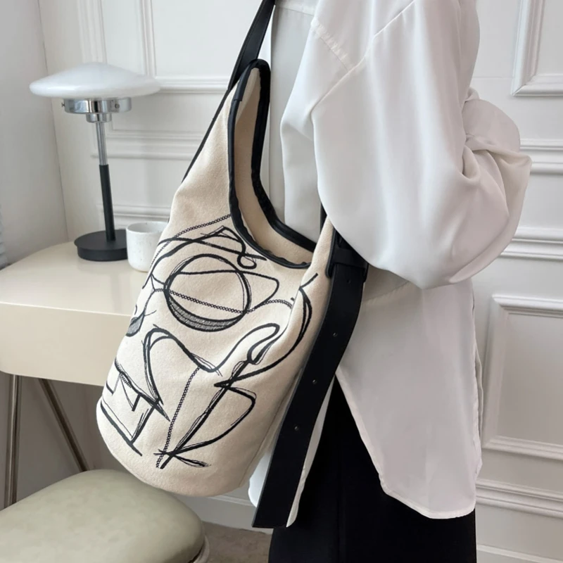 

New Trendy and Versatile Women's Shoulder Bucket Bag