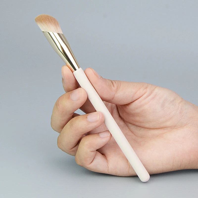 

Luxury Gold Nozzle White Handle Concealer Brush Oblique Head Blush Liquid Foundation Cosmetics Brush Women Face Beauty Tools