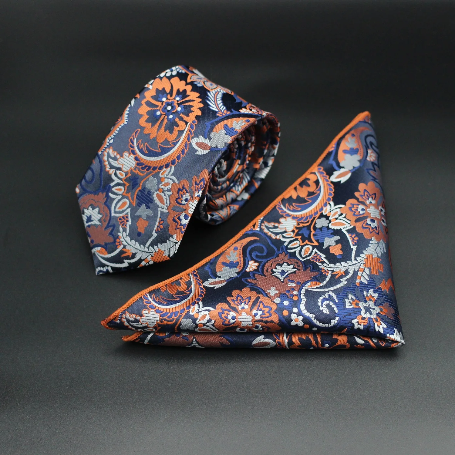 Рисунок 4 - Новый дизайнерский галстук LYL