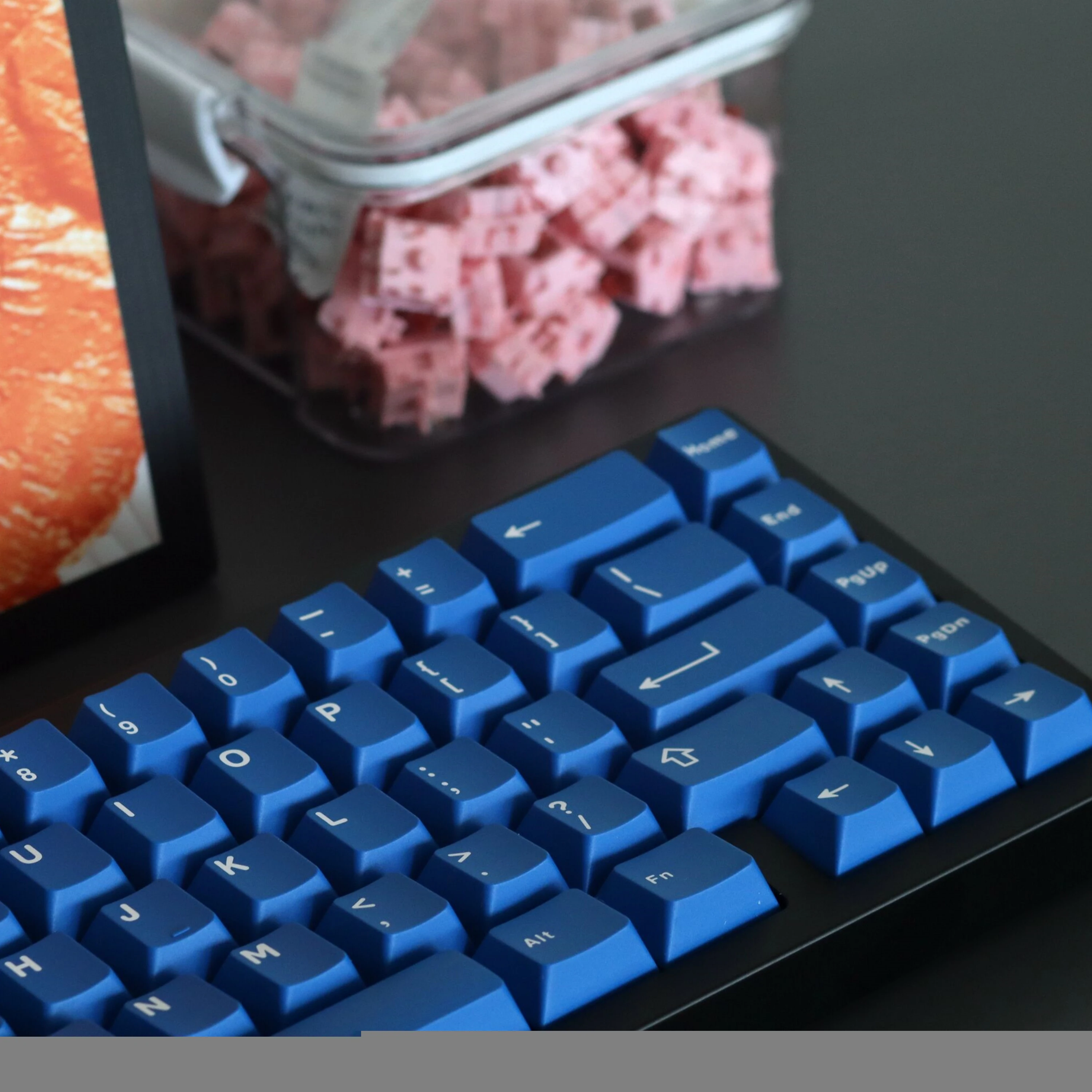 Фото Кастомные кейкапы Aifei Icon GMK Classic Blue, 132 клавиши, ABS, Double Shot, Cherry Profile, для клавиатур 61, 64, 68, 84, 87, 96, 980, 104. Подарок. №1