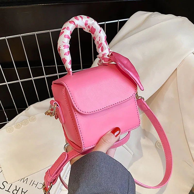 

Маленькая женская сумка на плечо с лентами, летняя новая брендовая 2022 сумка для женщин, одноцветная модная повседневная женская сумка через...
