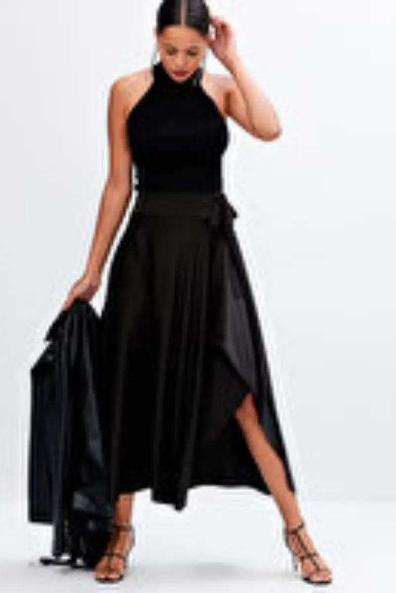 

Women's Black Asymmetrical Skirt