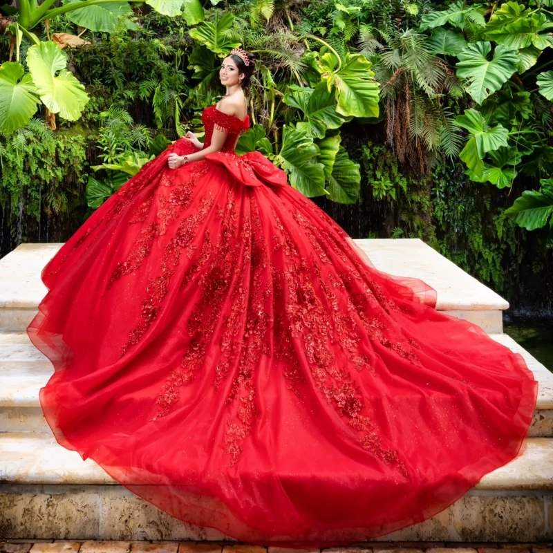 Фото Красные платья Quinceanera, бальное платье с открытыми плечами, милое платье 16, расшитое бисером, кристальная аппликация, кружевной бант, тюлевое платье для дня рождения, Vestidos 15 №2