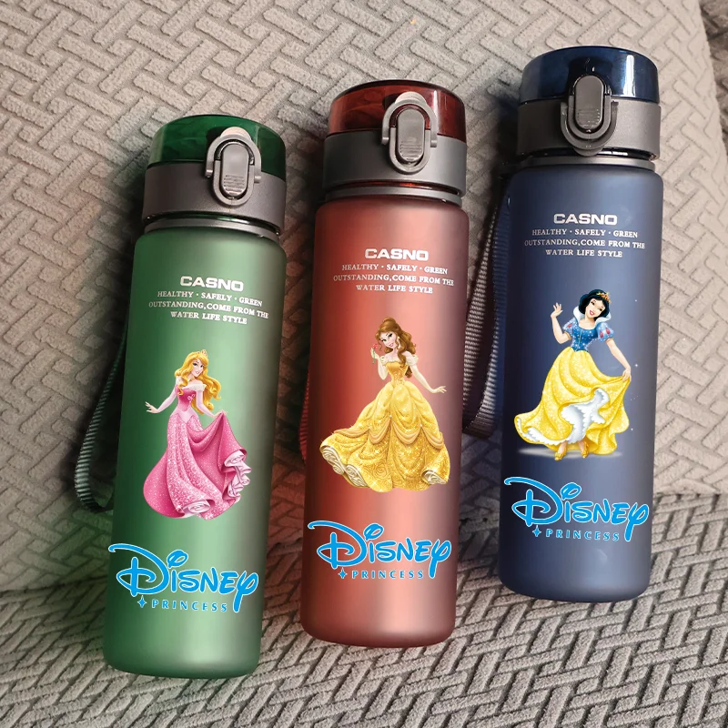 Фото Пластиковая чашка для воды с героями мультфильмов Disney, 560 мл, с изображением Белоснежки, большая вместимость, портативная, герметичная, для занятий спортом на открытом воздухе, для путешествий, чашка для воды №2
