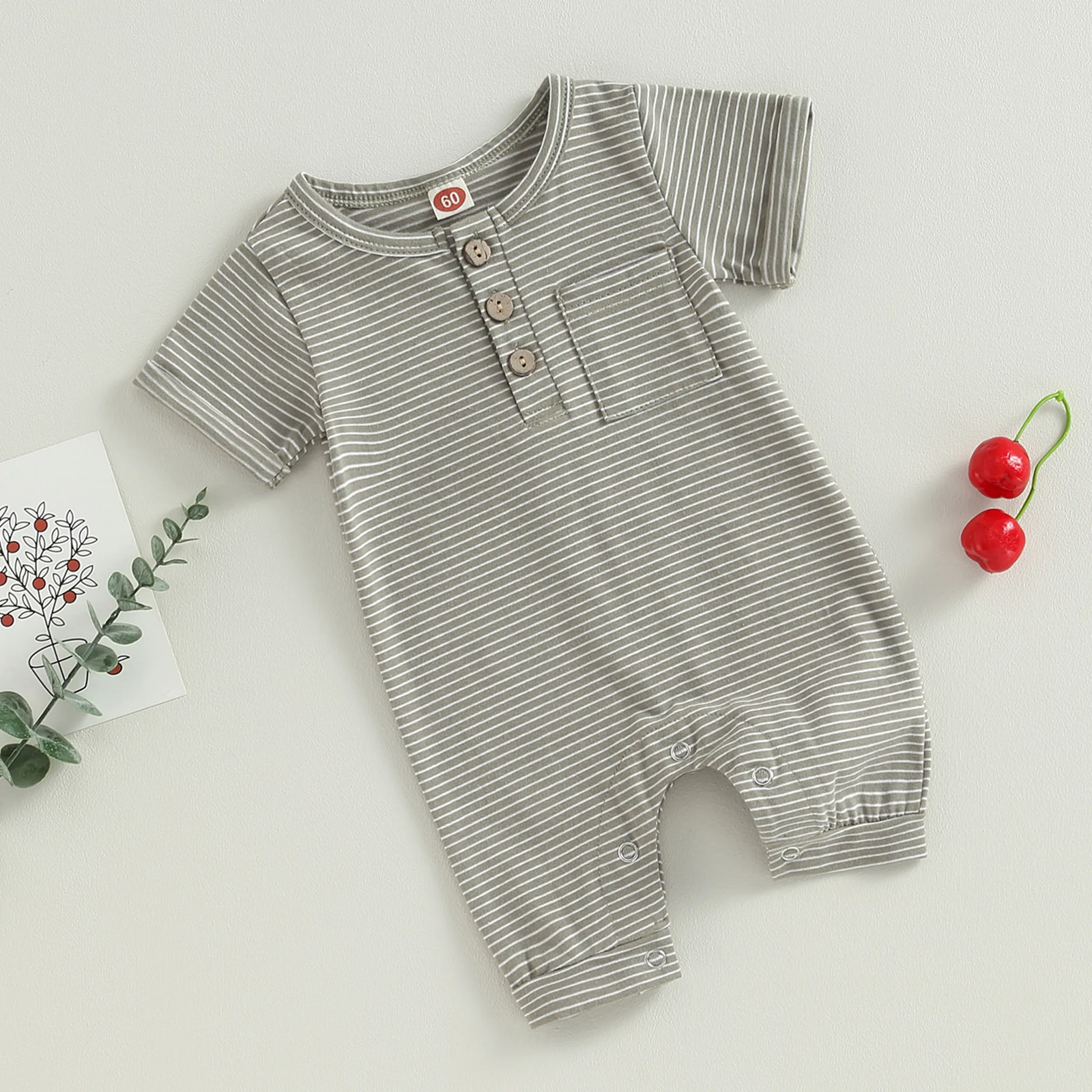 

Детский летний комбинезон с коротким рукавом и круглым вырезом