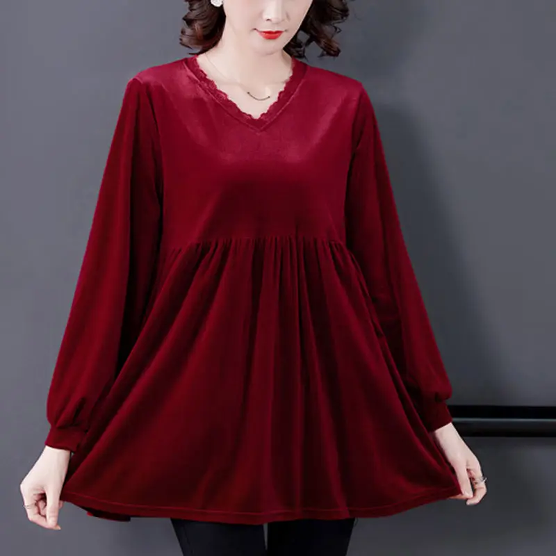 Футболка женская бархатная с V-образным вырезом и кружевом большого размера