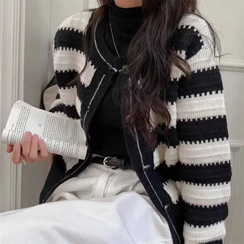 

Contrast striped sweater jacket women's autumn/winter new thick striped little fragrant knitted cardigan
