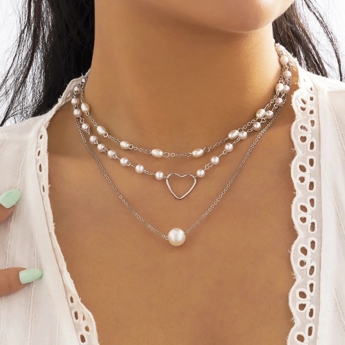 Accessories: Versatile geometric bead chain, stacked necklace, niche imitation pearl openwork love necklace