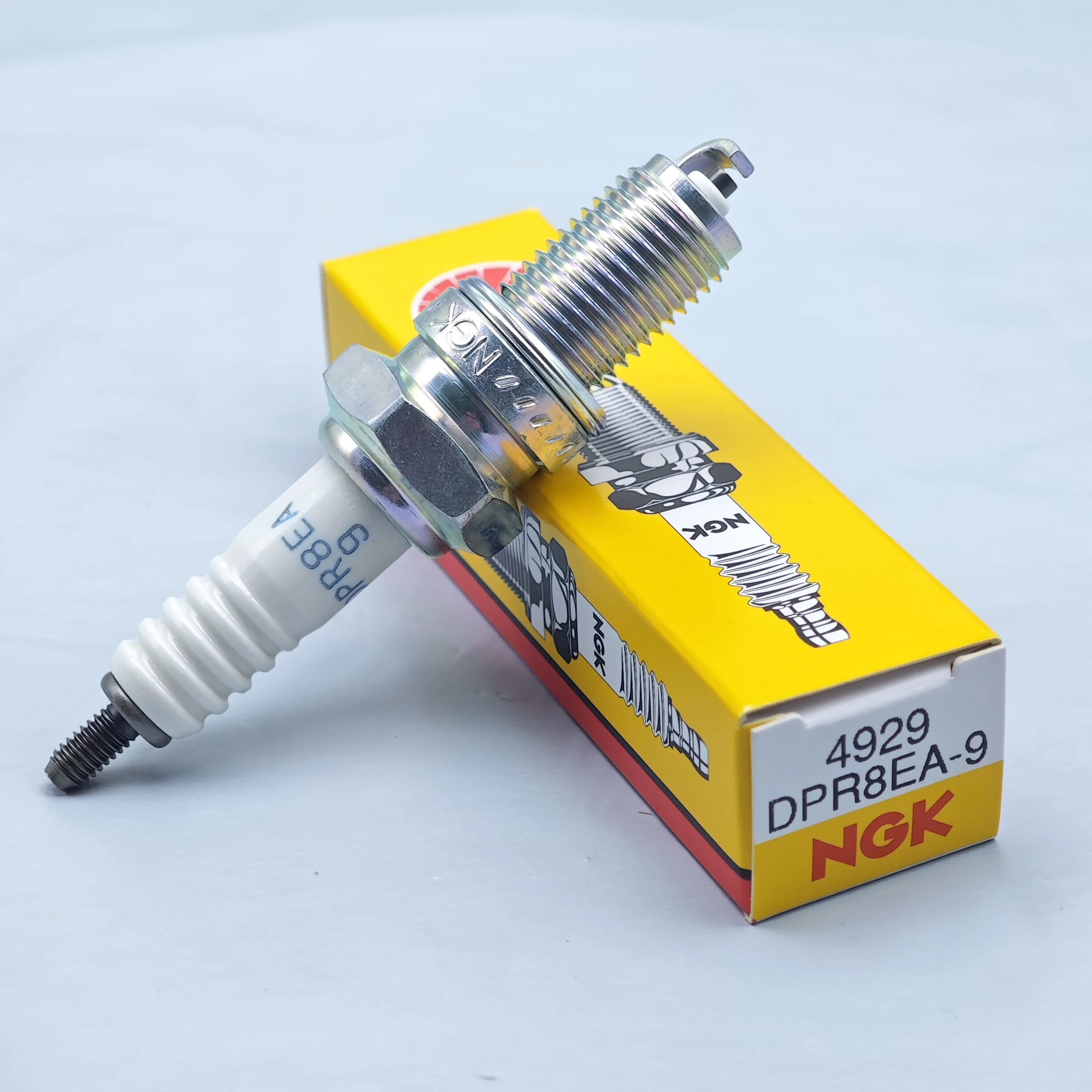 

1 шт. оригинальная свеча зажигания NGK для мотоцикла DR8EA DPR8EA-9, свеча зажигания для мотоцикла