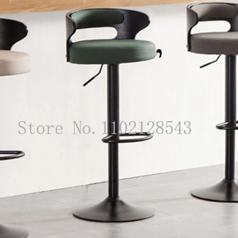 Рисунок 2 - Кожаный барный стул