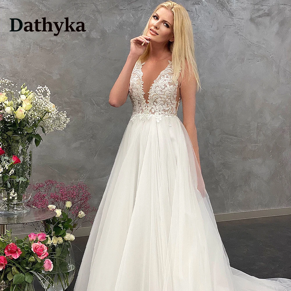 

Dathyka Simple V-Neck Button Fitted Wedding Dresses For Women Sleeveless Lace Appliques Vestidos De Novia Brautmode Customized