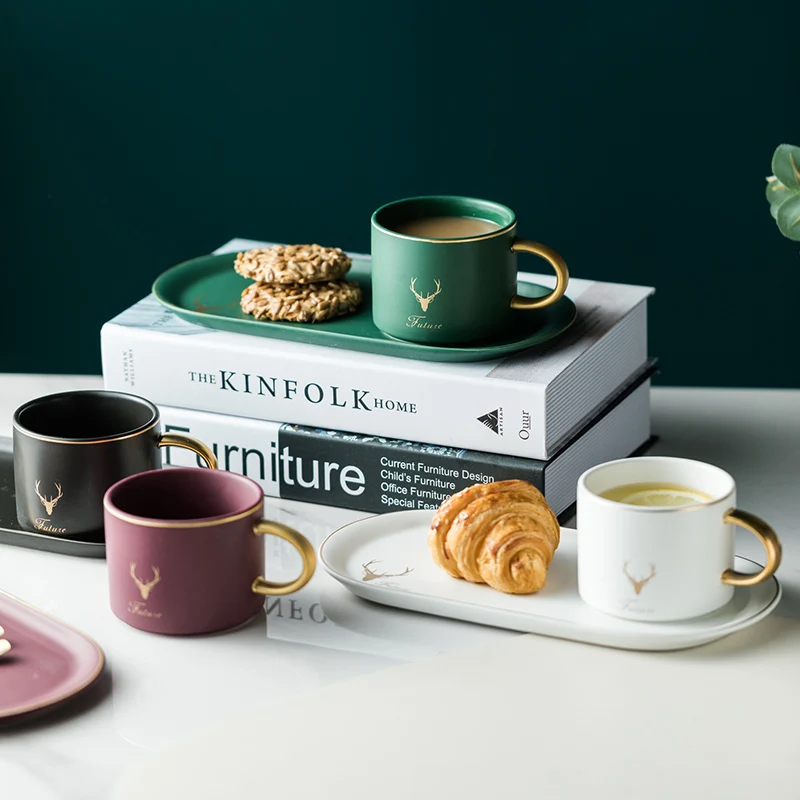 

Christmas Cup Gold Rim Ceramics Coffee Cups Mug And Saucers Spoon Sets With Gift Box Tea Soy Milk Breakfast Mugs Dessert Plate
