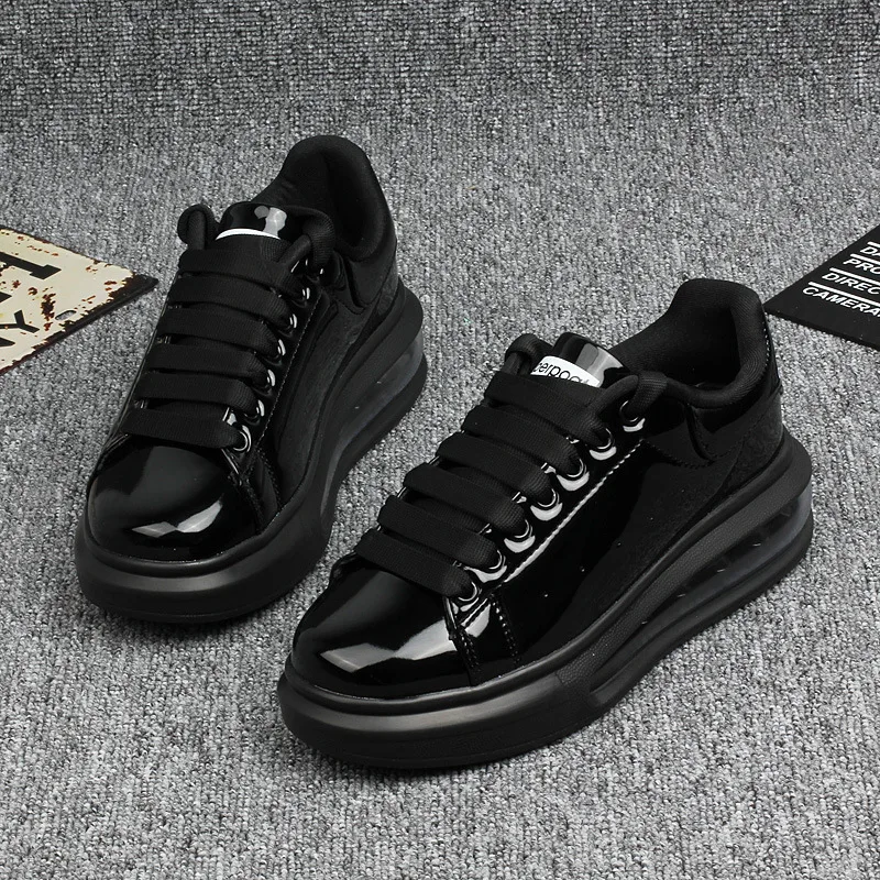 

Кроссовки из лакированной кожи для мужчин и женщин, маленькие белые спортивные туфли на платформе, на плоской подошве, с подушкой, для прогу...