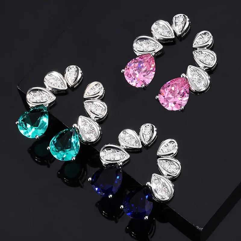 Серьги из серебра пробы с синим высокоуглеродистым бриллиантом