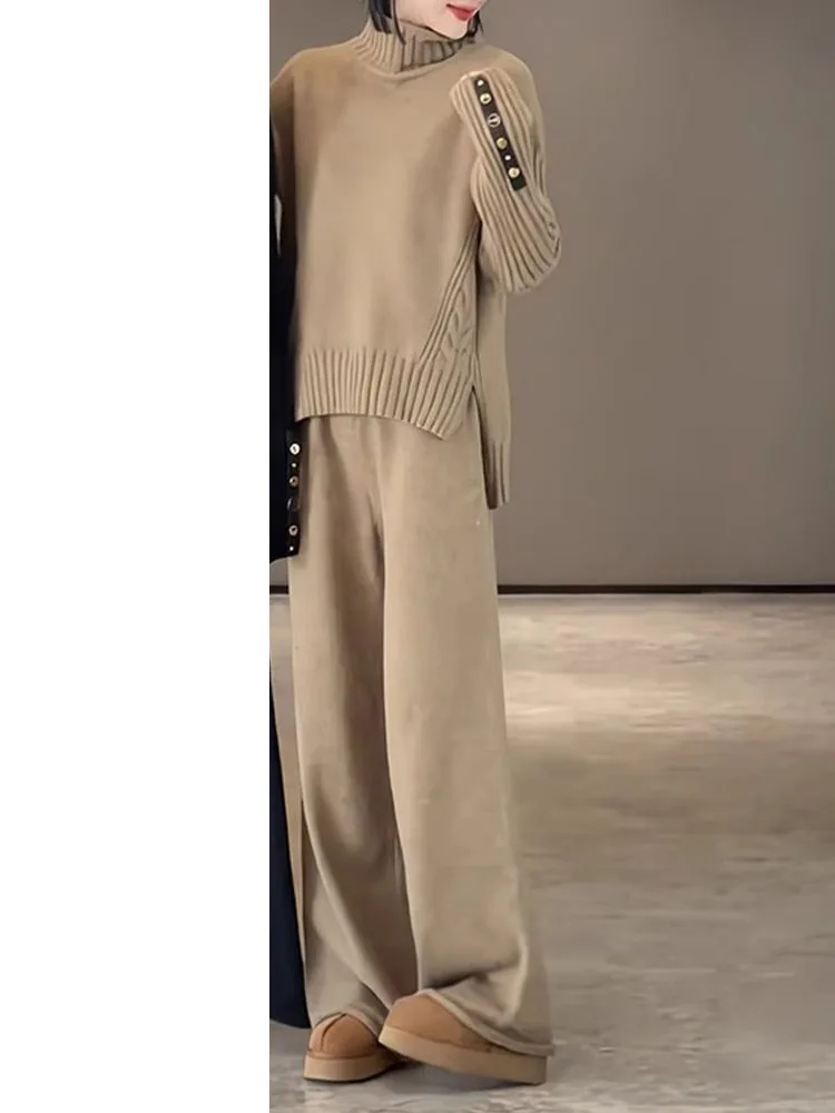 Женский трикотажный свитер с высоким воротником и широкими штанинами