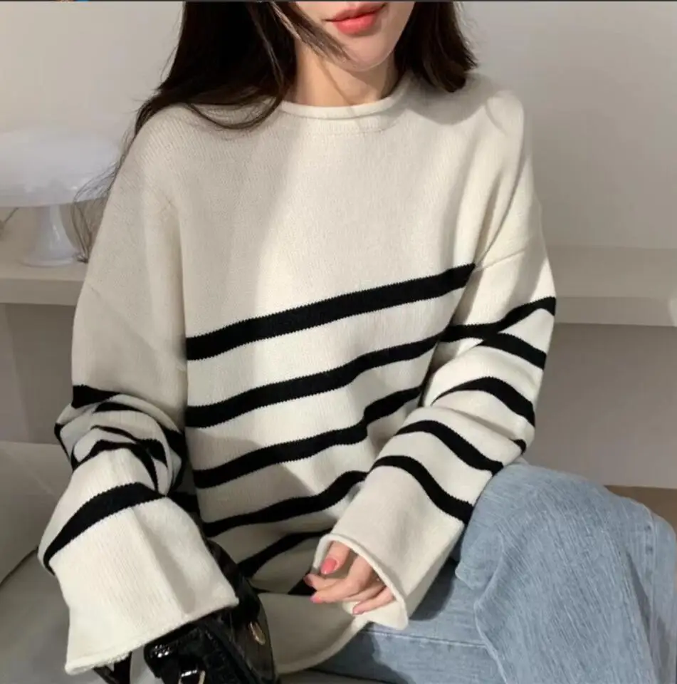

Женский свитер в полоску, черный или белый Свободный вязаный джемпер с длинным рукавом, в стиле ретро, 2022