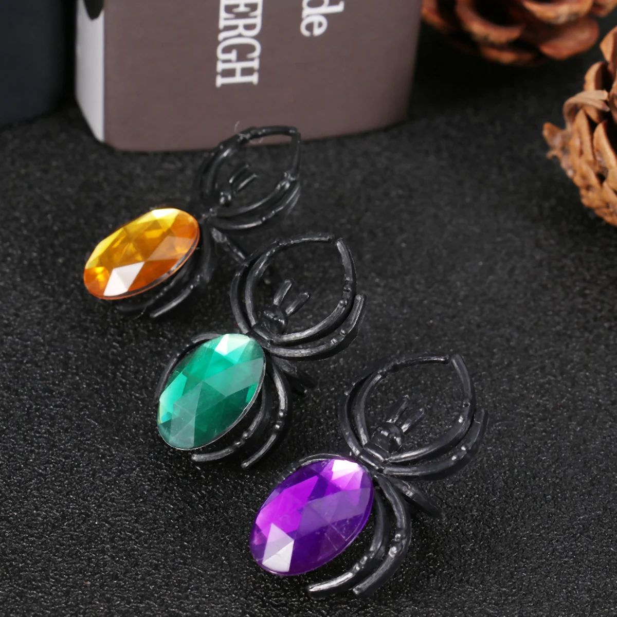

25pcs Spider Rings, Spider Ring Finger Ring Toys Ring Spider Party Favors for Kids Trick or Treat Favor Fancy items girls