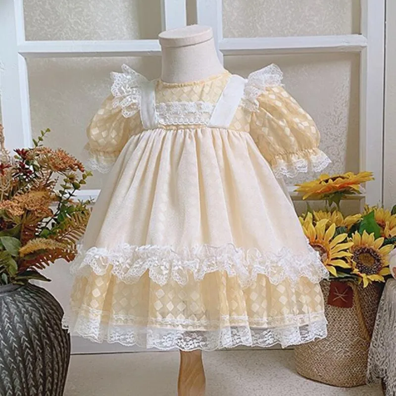 

Летнее платье для маленьких девочек во французском пасторальном стиле со складками и короткими пышными рукавами, милые кружевные платья для принцесс с вышивкой на день рождения y550