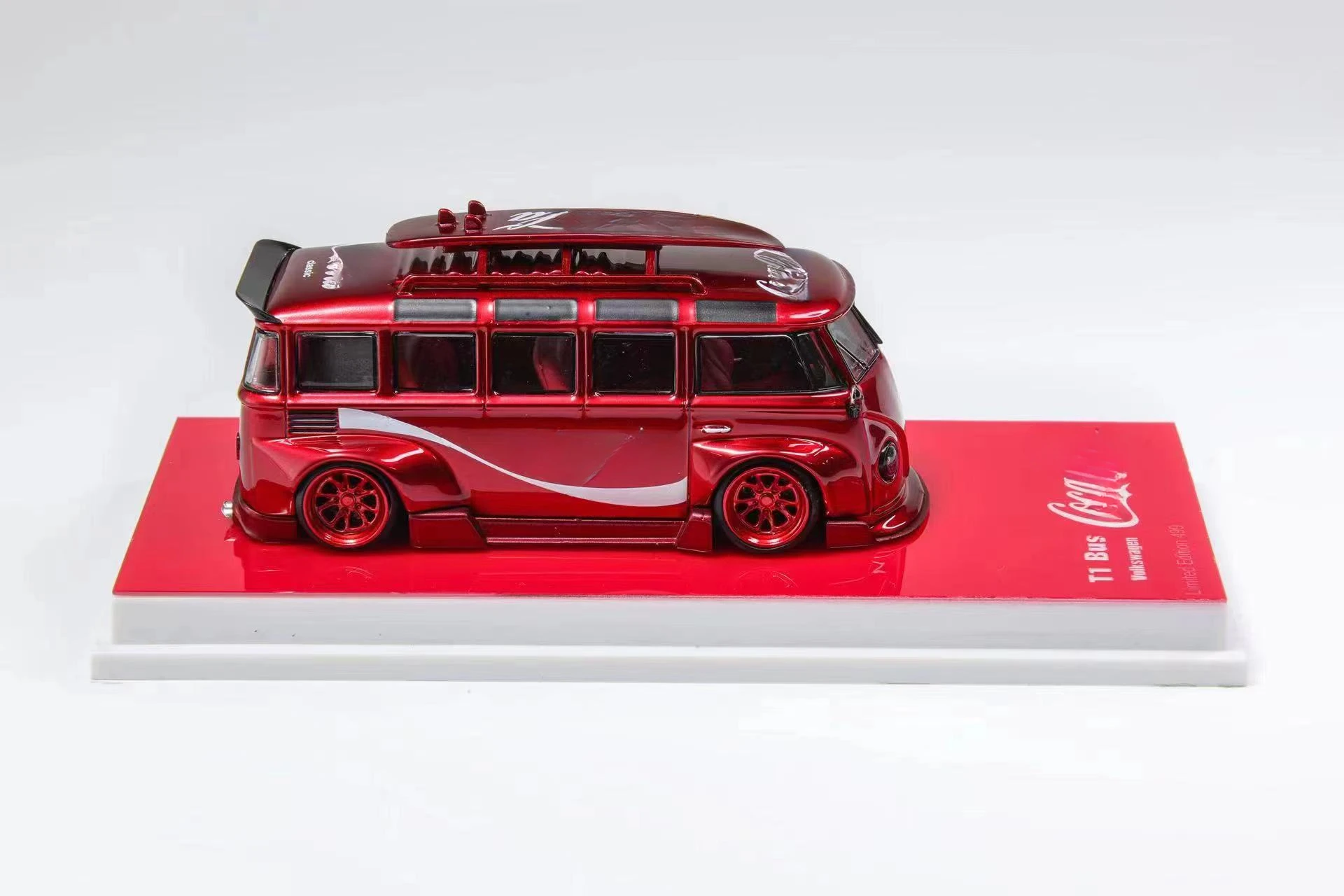 Модель Flame 1:64 T1 Kombi Red limited500 литая модель автомобиля