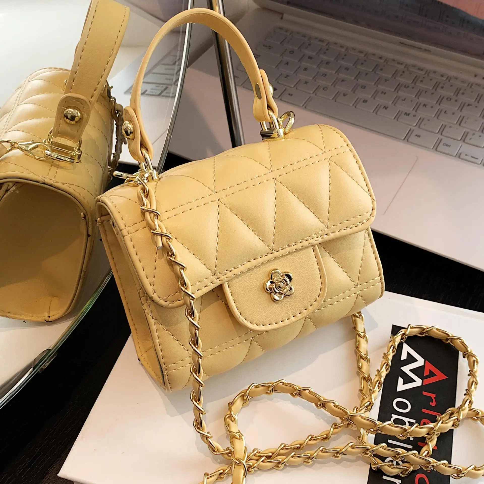 

Luxury Mini PU Leather Bag Women Embroidery Thread Camellia Bags Rhombus Earphone/Lipstick/Keys bag Chain Shoulder Crossbody Bag