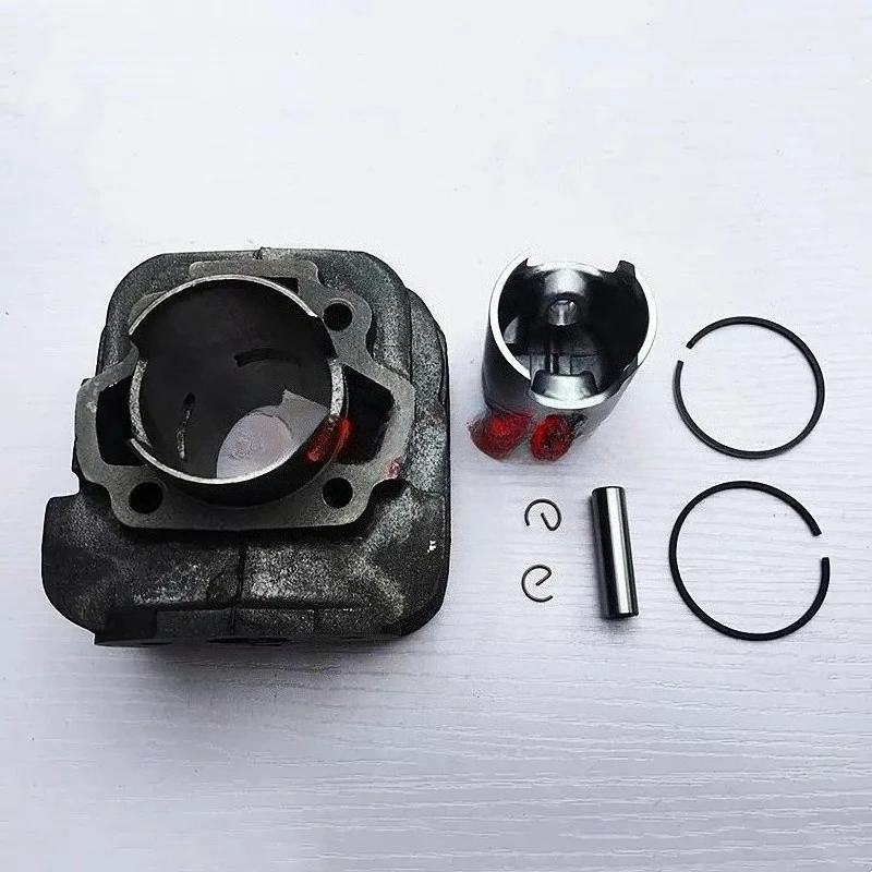 Фото Комплект цилиндра ET950 для генераторов ET-1 1E45F, ET650, LG950, LG650, 63CC, 900W: блок цилиндров, поршневые кольца, стопорные кольца, поршневой палец в сборе №2