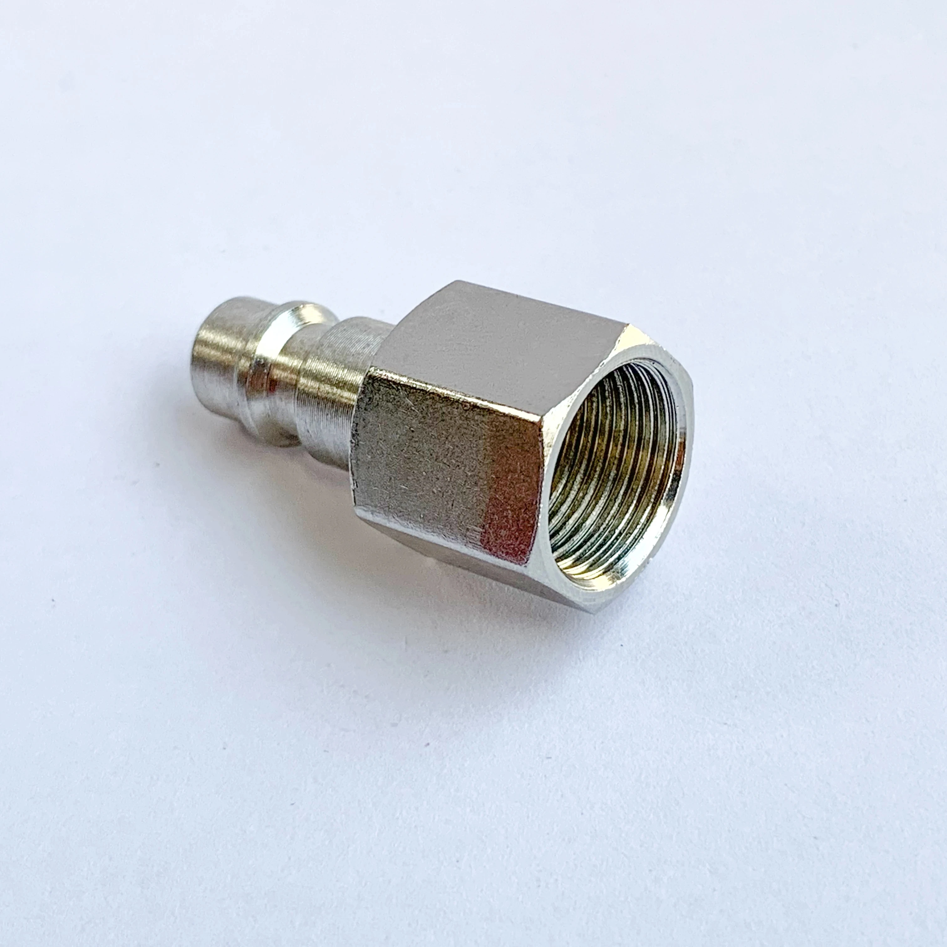 штуцер входной/322-1134. штуцер 30813 jif. штуцер кислородный с гайкой на шланг 12 мм. штуцер 1/2" нр *14мм. штуцер кислородный.