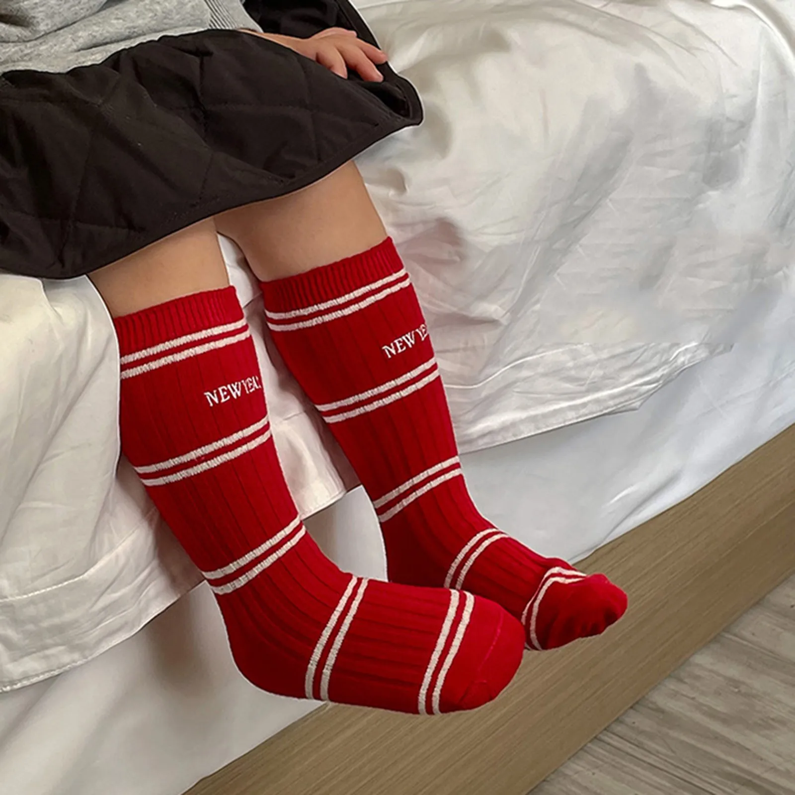 

3 Pairs Fashion Stripe Coton Middle Tube Socks Autumn Winter Cute Cartoon Bear Socks Happy New Year Red Socks Sleep Floor Socks