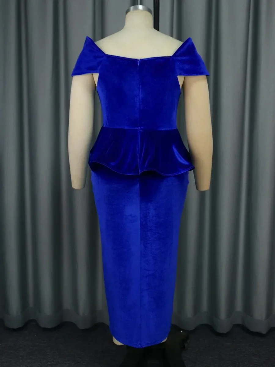 Женское винтажное синее бархатное длинное вечернее платье с открытыми плечами и