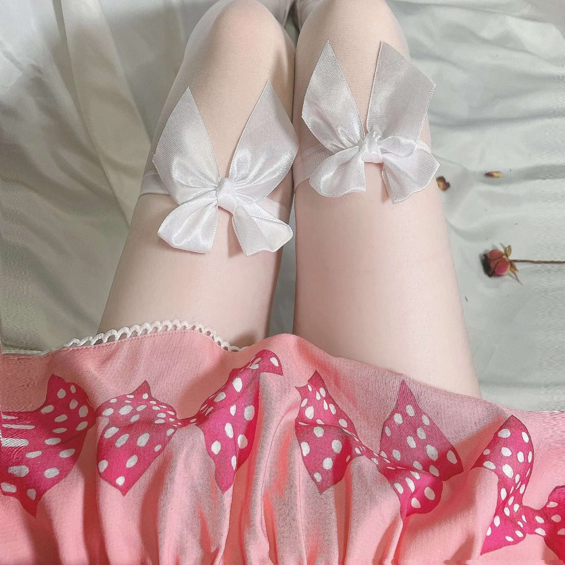 

Japanese Transparent Ultra-thin Bow High Waist Stockings Sexy Sweet White Knee Socks Stocking Sweet Girl Kawaii Lolita Stockings