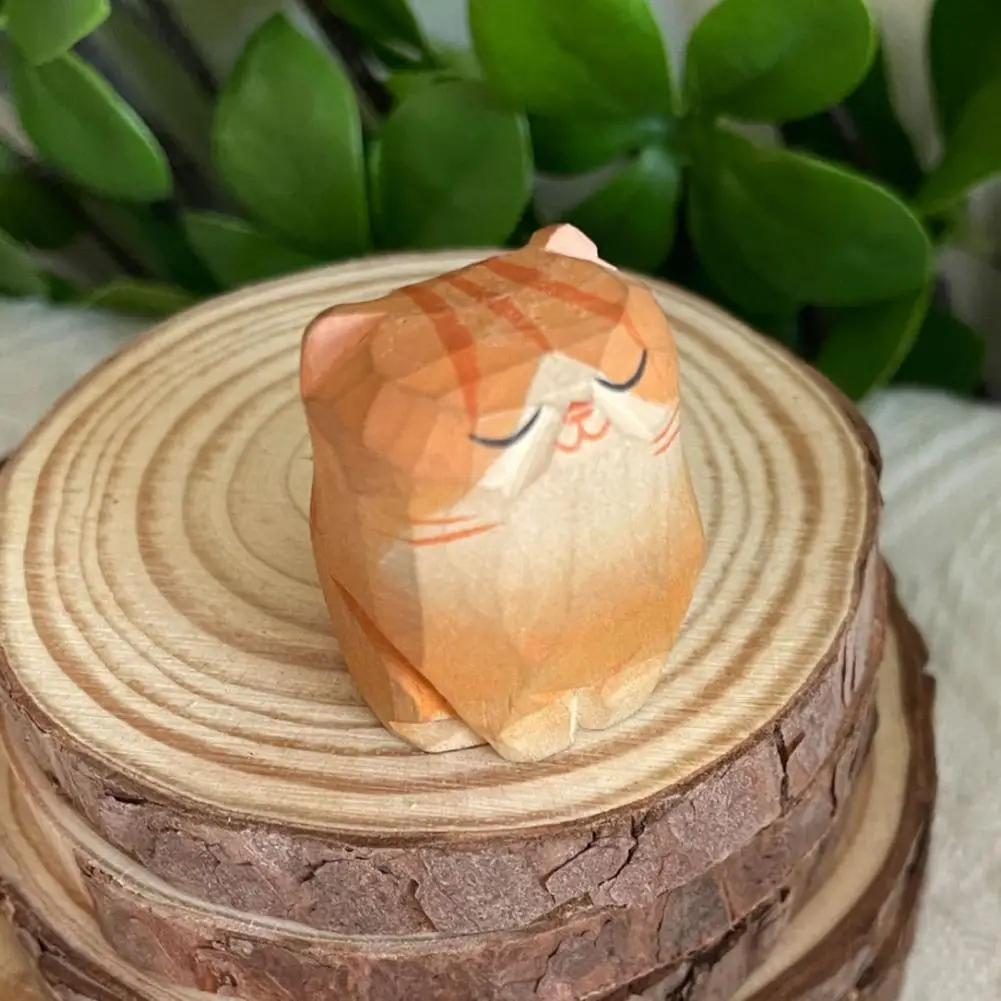 Статуэтка из резной древесины для домашнего и офисного декора