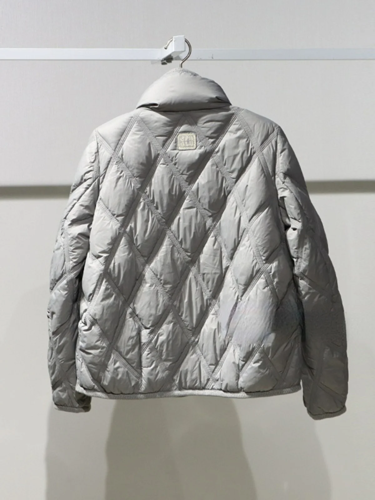 Piaoyfuli Shadow 2024 новая зимняя модная бархатная свободная водолазка с замком пуховик