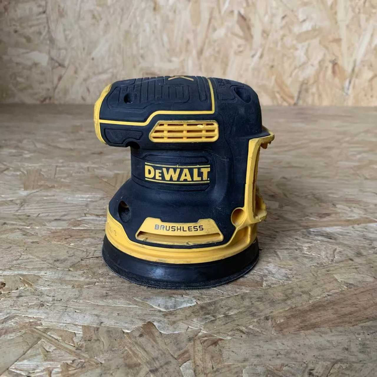 

DEWALT DCW210B беспроводной шлифовальный станок